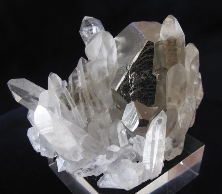 quartz.pyrite2.jpg