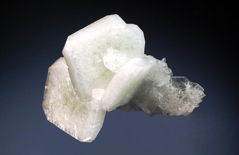 1090 Fluorapophyllite.jpg