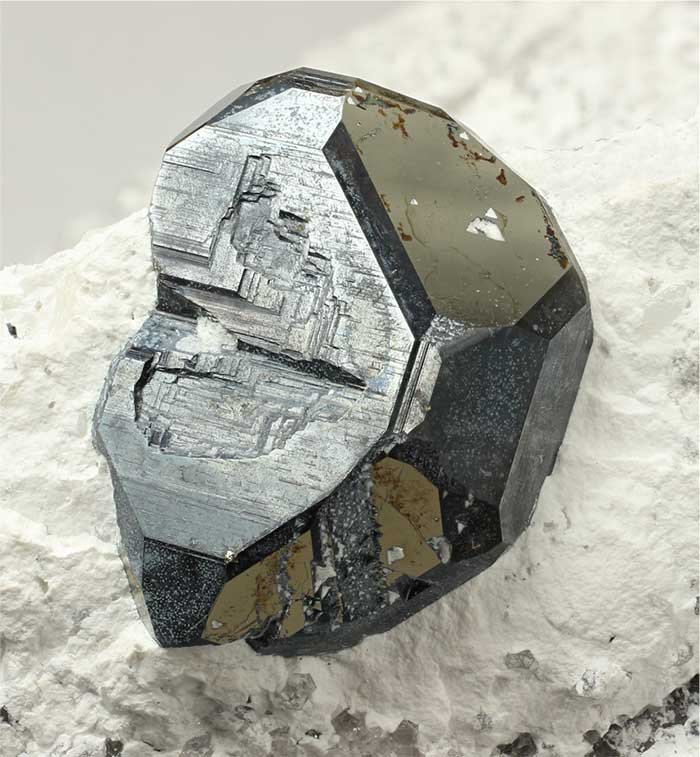 14)-Chalcocite-bornite,pyrit-MilpillasM-Fabre-(LR).jpg