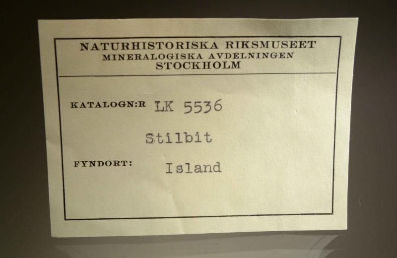 1738 Stilbite label Stockholm Museum.jpg