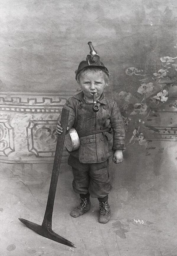 8 year old miner from the early 1900&#039;s - Imgur-1.jpg
