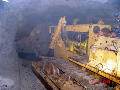 Amethyst - Artigas - Uruguay - The digger machine working inside the tunnel.jpg