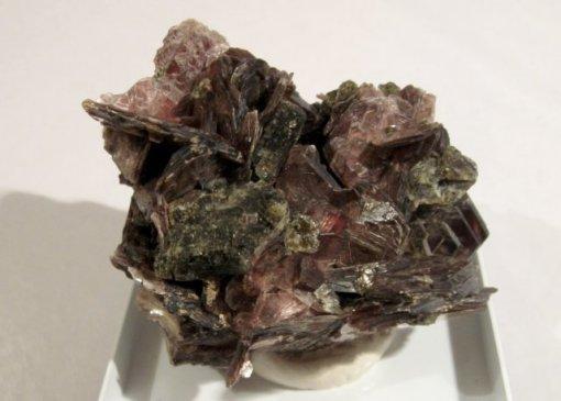 Apatite, muscovite.jpg