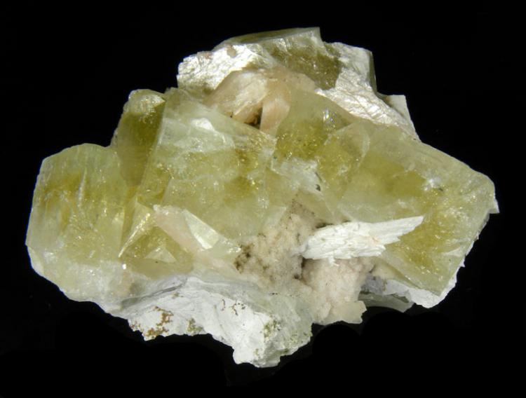 Apophyllite with Stilbite and Laumontite.jpg