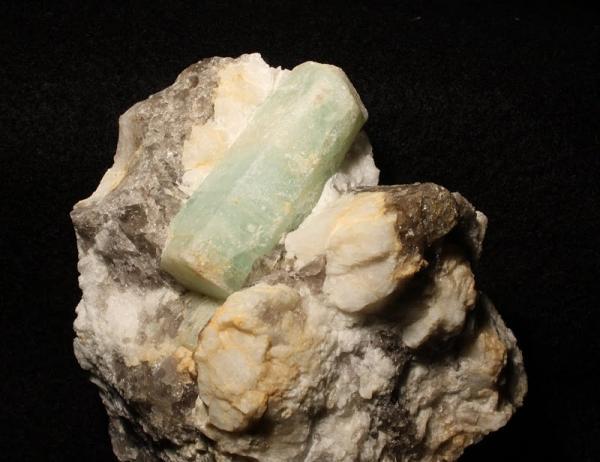 Beryl aquamarine on smokey quartz - Tripp Mine_Alstead_New Hampshire_USA.jpg