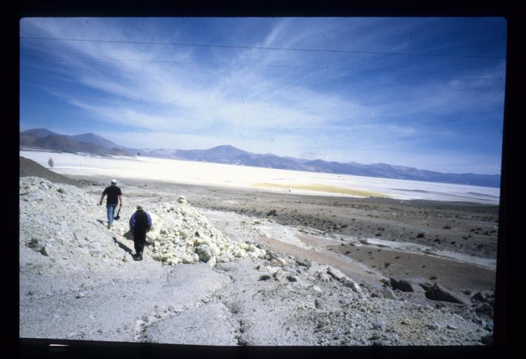 Bolivia-El Desierto sulfur mine toward the Salar de Epexa-1999.jpg