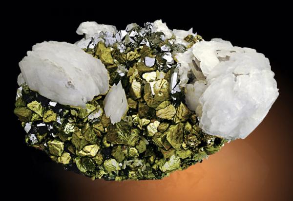Chalcopyrite_with_Calcite- Dalnjegorsk_Russia.jpg