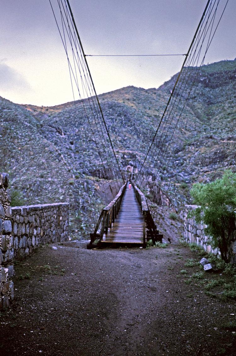 Mexico - Durango_Mapimi_ suspention bridge_198_26.jpg