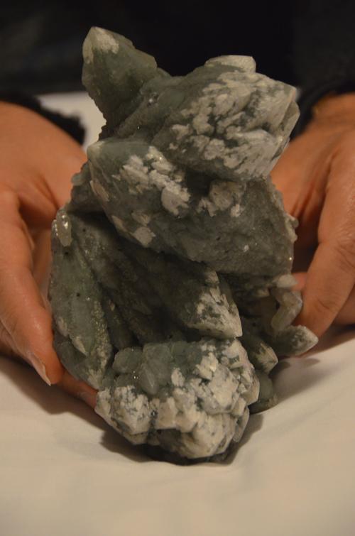 Mineralientage 2011 - Prase Quartz - Huanggangliang Iron Mines_Inner Mongolia_China_side.jpg