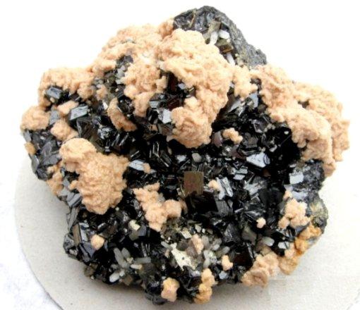 Sphalerite, rhodochrosite, arsenopyrite, pyrite.jpg