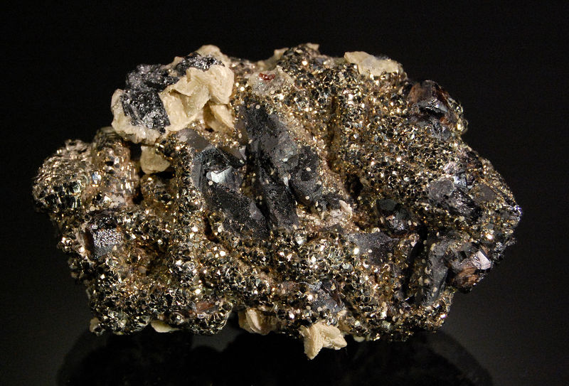 2909 Pyrite, Ferberite, Siderite - Panasqueira Mine, Covilha, Castelo Branco, Portugal.jpg