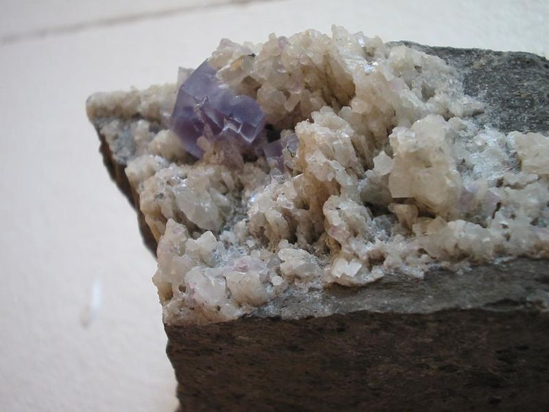 Fluorit violett (Lieth).JPG