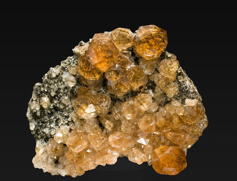 Grossular variety hessonite - Jeffrey Mine_Asbestos_Les Sources RCM_Estrie_Qubec_Canada.jpg