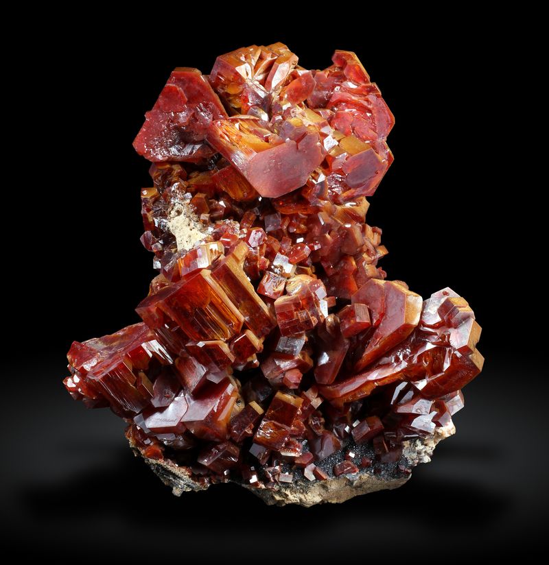 IMG_8931-Vanadinite-95mm1-Mibladen,Morocco-ELlorens copia.jpg