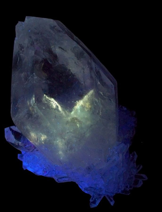 JKB209, Natural Quartz,  Baltimore, Maryland, United States,   repaired by Synthetic Silicon Dioxide (3).jpg