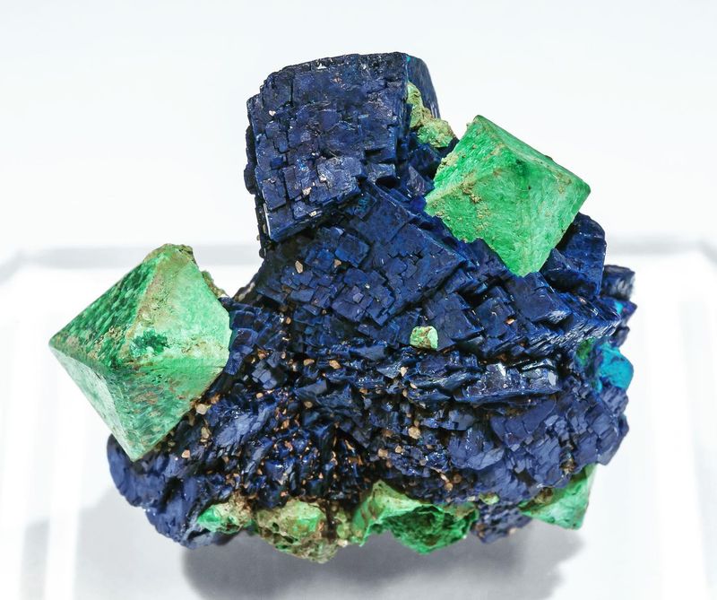 Malachite after Cuprite with Azurite - Chessy-les-Mines_Auvergne_Rhne-Alpes_France.jpg