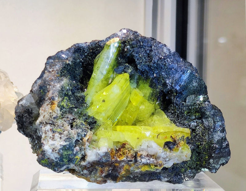 Mineralientage Munich 2023 - Anglesite from Touissit_Morocco.jpg