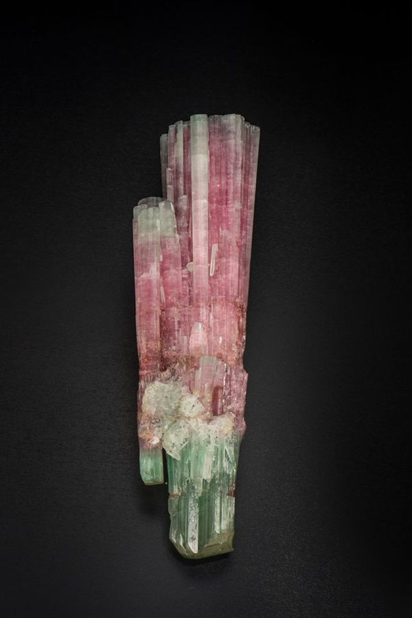 Theft of Tourmalines from Fallbrook Gem & Mineral Society Museum in California (1).jpg