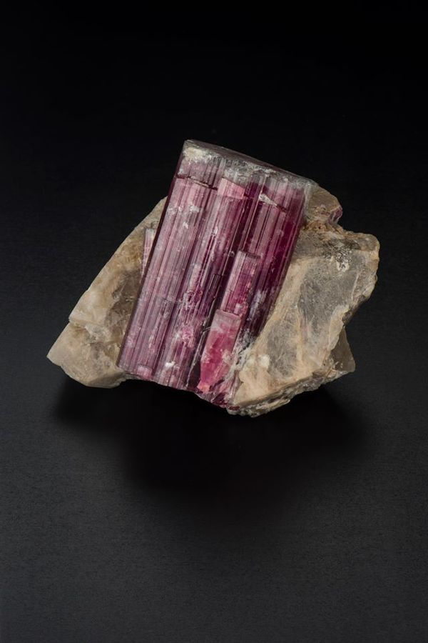 Theft of Tourmalines from Fallbrook Gem & Mineral Society Museum in California (2).jpg
