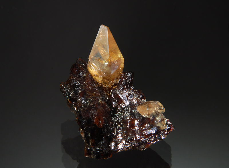 TN693 Calcite on sphalerite - Elmwood Mine, Smith County, Tennessee.jpg