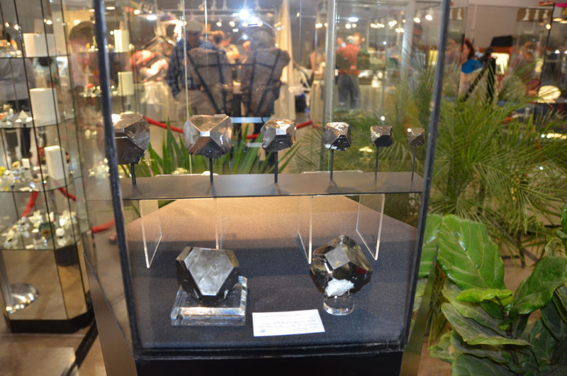 Tucson 2018 - The display cases in the Main (71).jpg